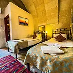 Hotel Nomads Cave & Rooftop 3*
