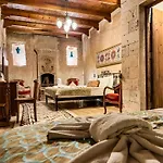 Nomads Cave & Rooftop Hotel