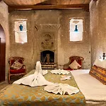 Hotel Nomads Cave & Rooftop