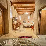 Hotel Nomads Cave & Rooftop 3*