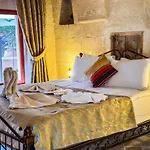 Nomads Cave & Rooftop Hotel 3*