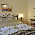 Hotel Nomads Cave & Rooftop 3*