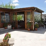 Nomads Cave & Rooftop Hotel