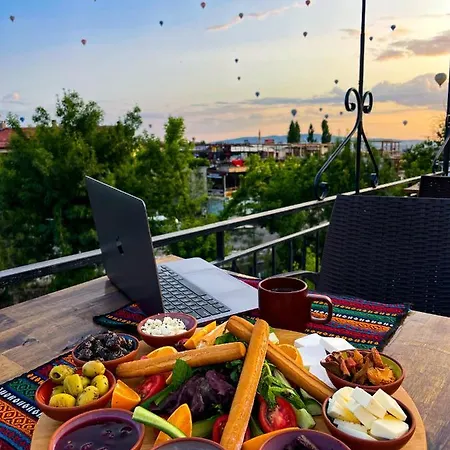 Nomads Cave & Rooftop Hotel 2*