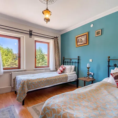 Nomads Cave & Rooftop 2* Гореме