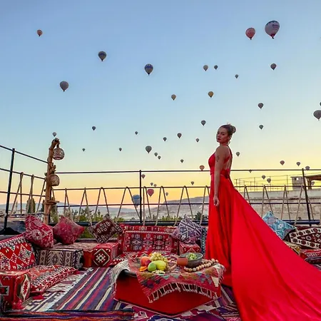 Nomads Cave & Rooftop 3*