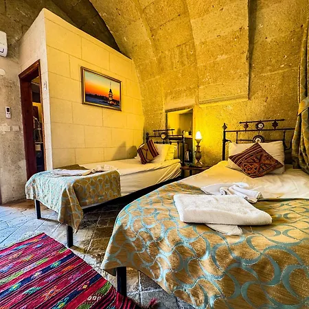 Отель Nomads Cave & Rooftop 2*
