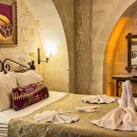 Hotel Nomads Cave & Rooftop 2*