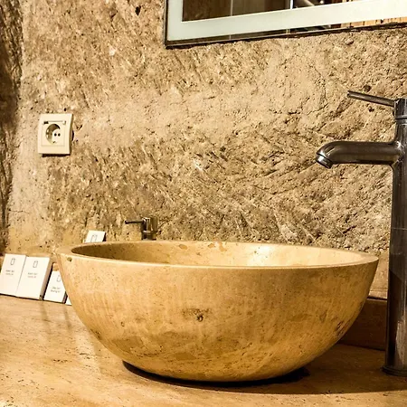 Nomads Cave & Rooftop Hotel 2*