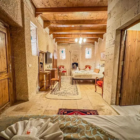 Отель Nomads Cave & Rooftop 2*