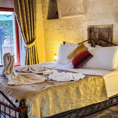 Nomads Cave & Rooftop Hotel 3*