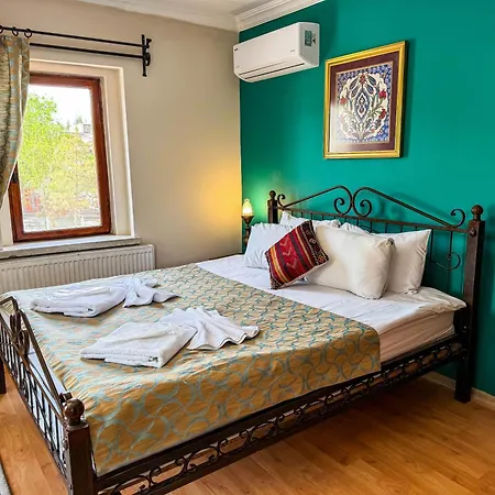 Nomads Cave & Rooftop Hotel 3*