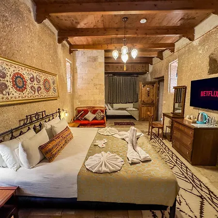 Nomads Cave & Rooftop Otel Göreme