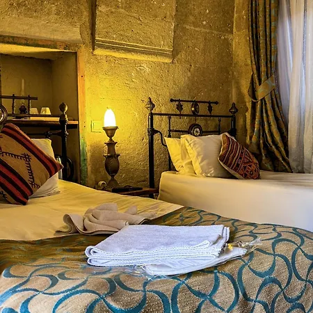 Nomads Cave & Rooftop 3*