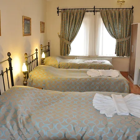 Nomads Cave & Rooftop Otel 3*