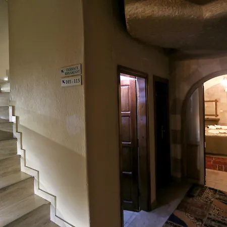Otel Nomads Cave & Rooftop 3*