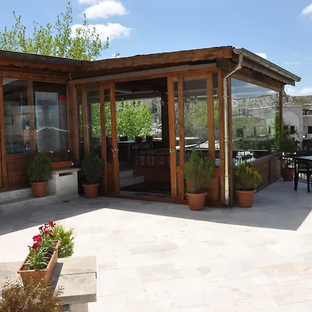 Nomads Cave & Rooftop Hotel