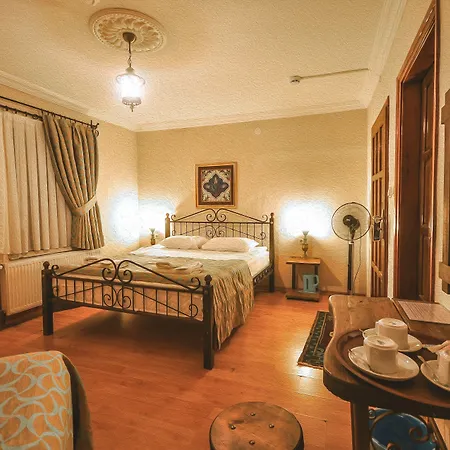 Nomads Cave & Rooftop Hotel