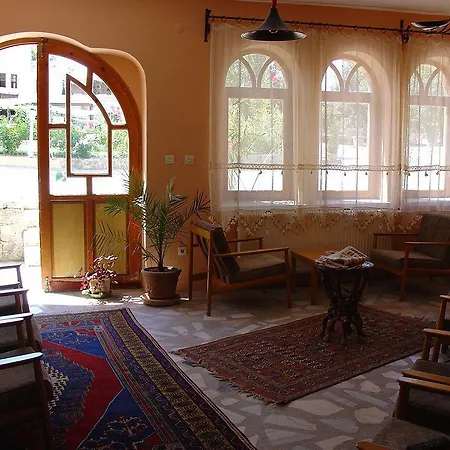 Nomads Cave & Rooftop Hotel