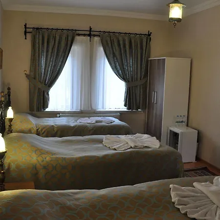 Nomads Cave & Rooftop Hotel