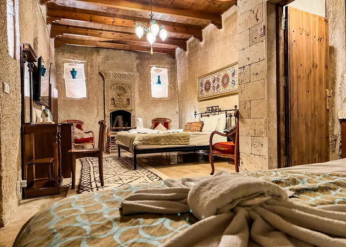 Nomads Cave & Rooftop Hotel