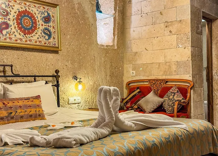 Nomads Cave & Rooftop Hotel