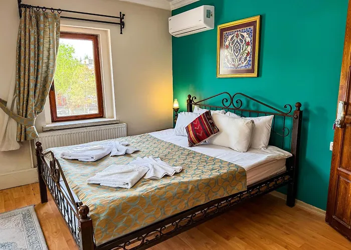 Nomads Cave & Rooftop Hotel 3*