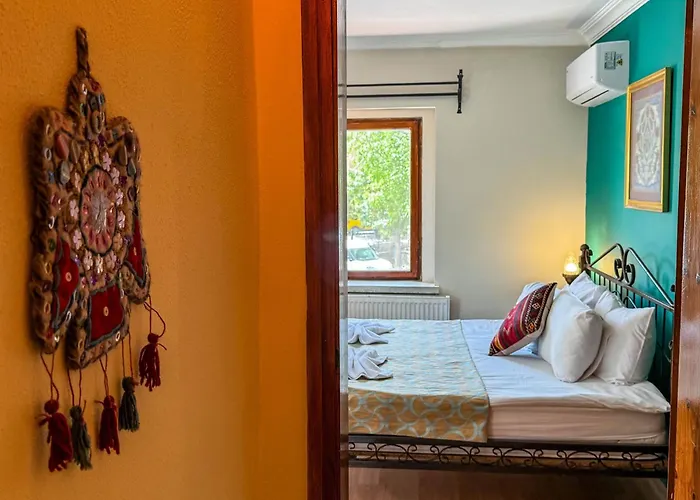 Nomads Cave & Rooftop Göreme