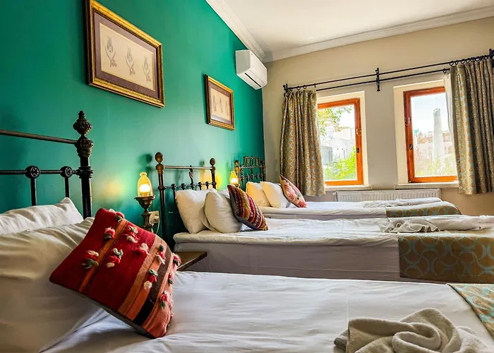 Nomads Cave & Rooftop