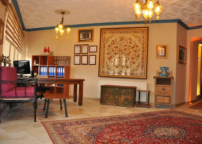 Nomads Cave & Rooftop Hotel