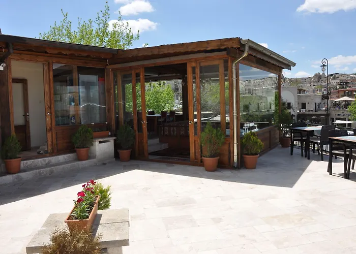 Nomads Cave & Rooftop Hotel